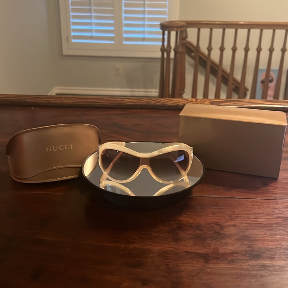 GUCCI Vintage Floral Horsebit Sunglasses Cream/Floral